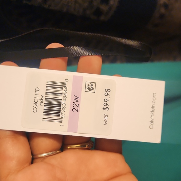 Dress - Picture 7 of 7